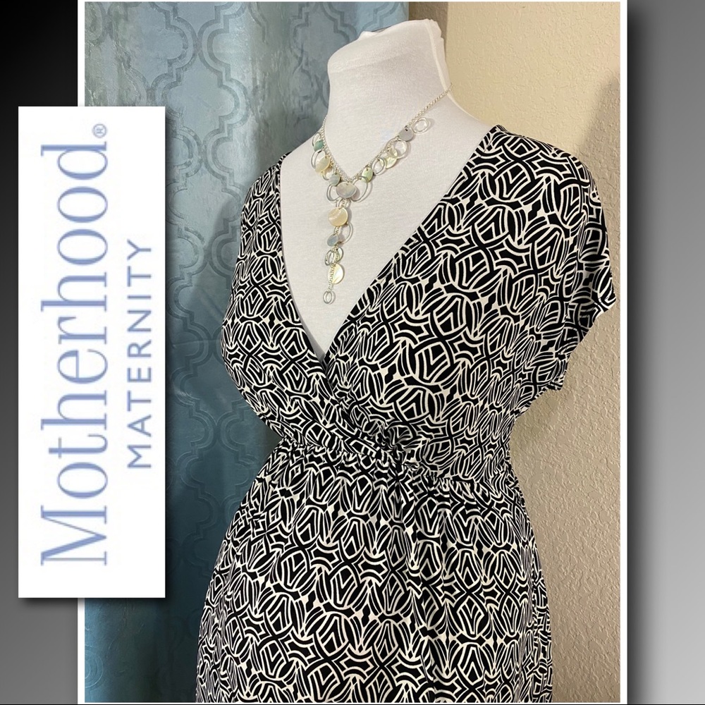NWOT Motherhood Maternity Black & White Pattern Print Asymmetrical Maxi Dress - Picture 3 of 10